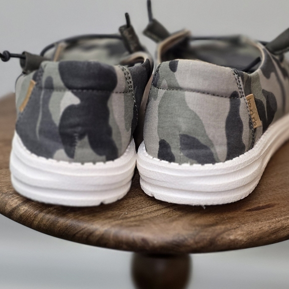 Hey Dude - Picture 4 of 7